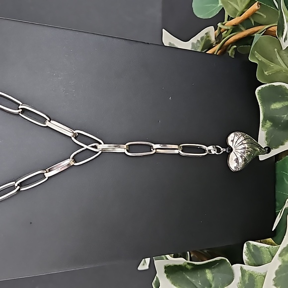 Large Link Chain Necklace with Heart Pendant - Picture 3 of 3